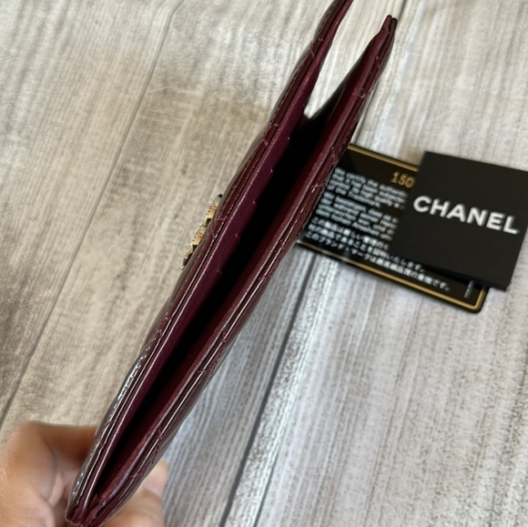 Chanel Rare Burgundy Yen Wallet - Vintage Patent Leather EUC - Picture 13 of 13